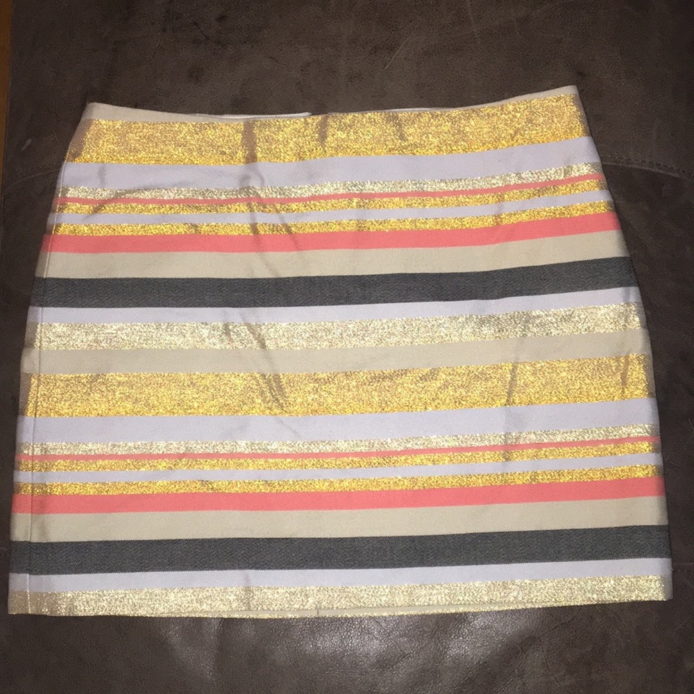 Stripped mini skirt.